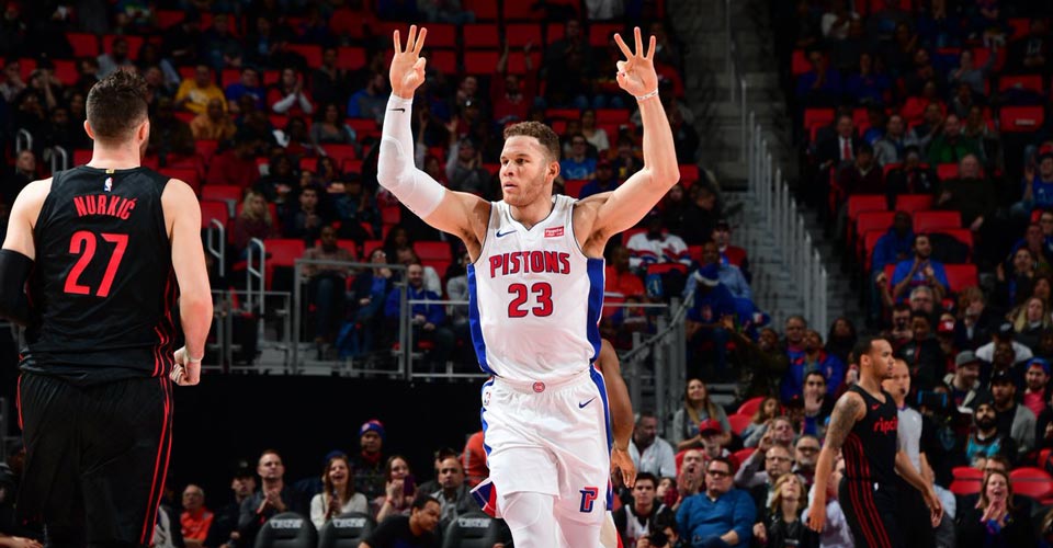 Pistons-Blazers-Blake-Griffin[1]